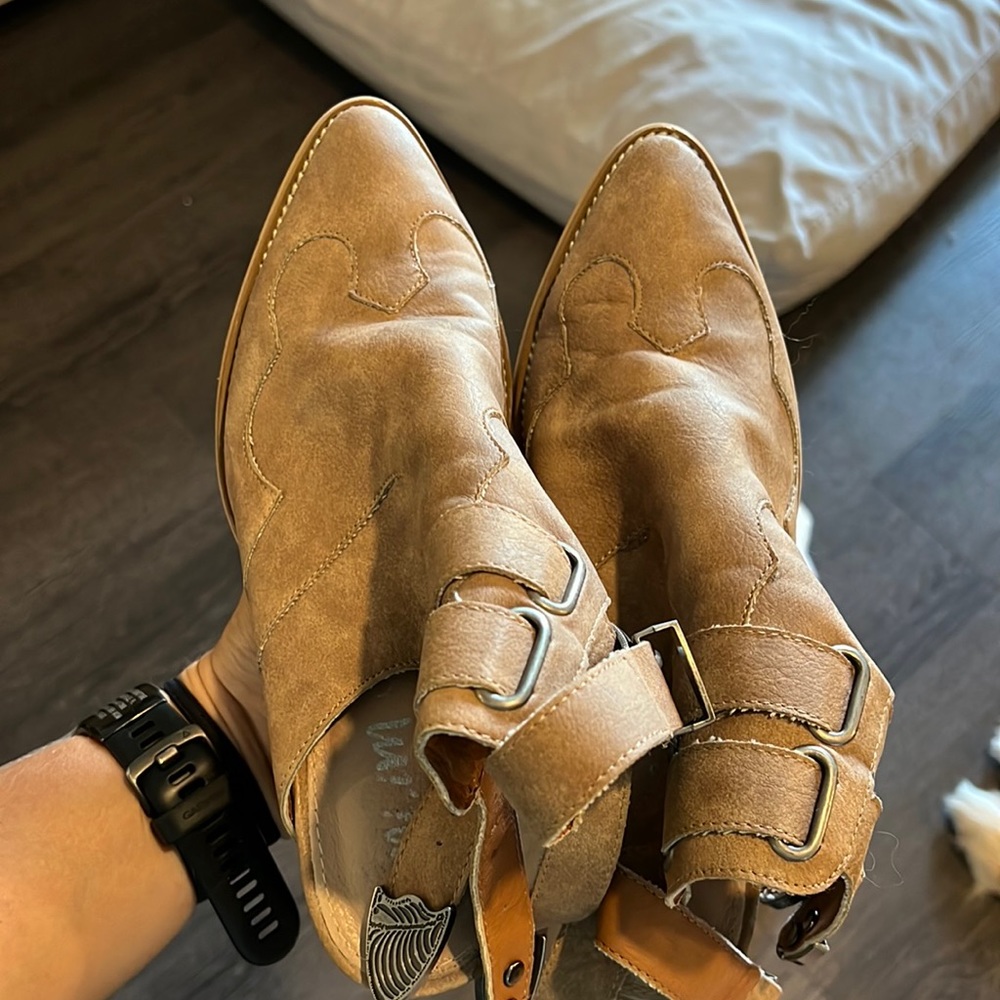 Ankle boots